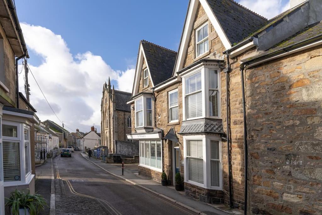 Luxury Modern Suite In Marazion With Parking Exterior photo
